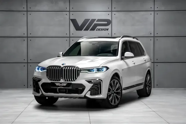 2019 BMW X7 xDrive50i Exclusive — صورة 1 من 8