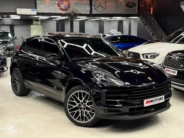 2020 Porsche Macan Standard